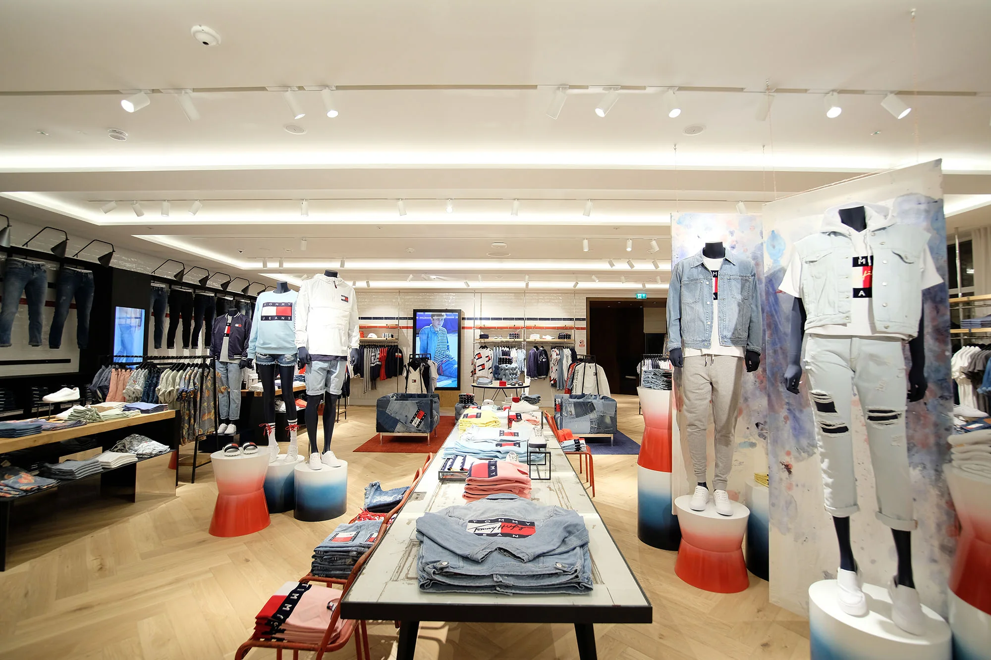 Tommy Hilfiger